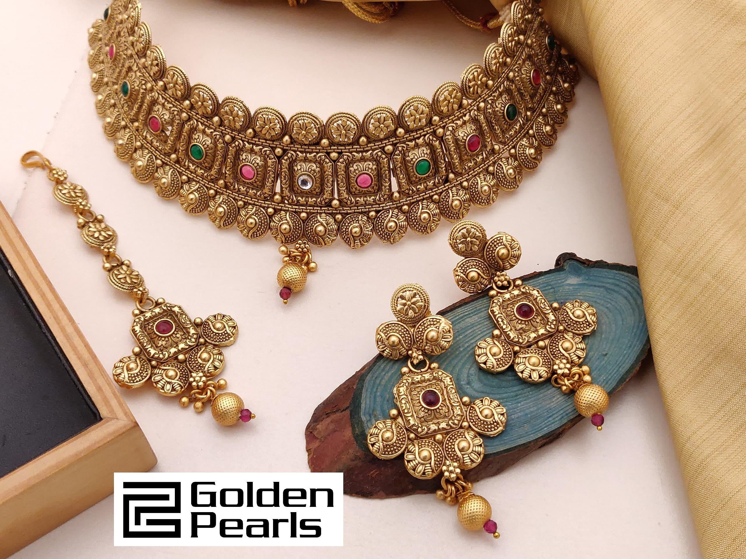 Buy Aatmana Pink Emerald Floral Antique Choker Necklace Set Online At Best  Price @ Tata CLiQ