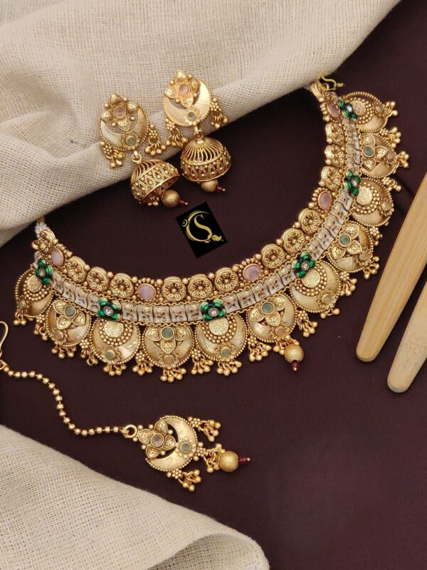 Antique Rajwadi Mina Choker